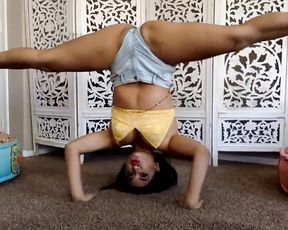 Flexible Indian girl does hot yoga exercises on live sex cam