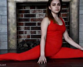Hot teen gymnast in sexy bodysuit shows her excellent skill in yoga workout