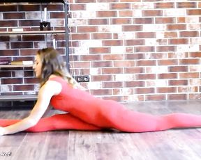 Sexy gymnast Anya does extremely flexible yoga workout at home
