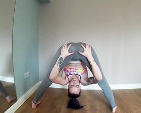 See-through yoga pants in amateur webcam yoga video
