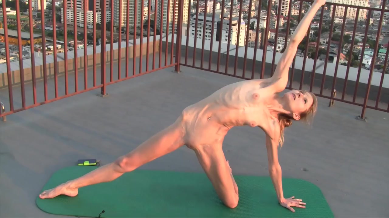 Super Skinny Lady In Outdoor Naked Yoga Video