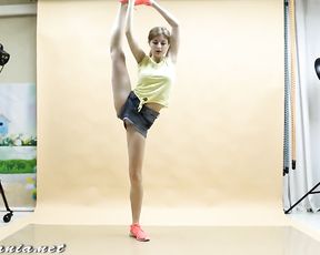 Sexy yoga with the super flexible skinny gymnast